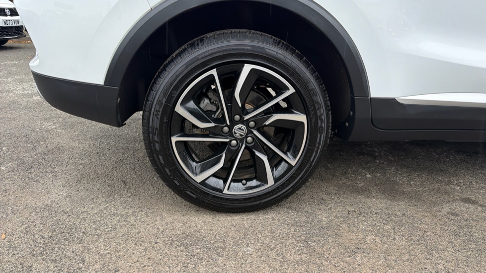 MG ZS 1.0T GDi Exclusive 5dr DCT Petrol Hatchback - Image 34