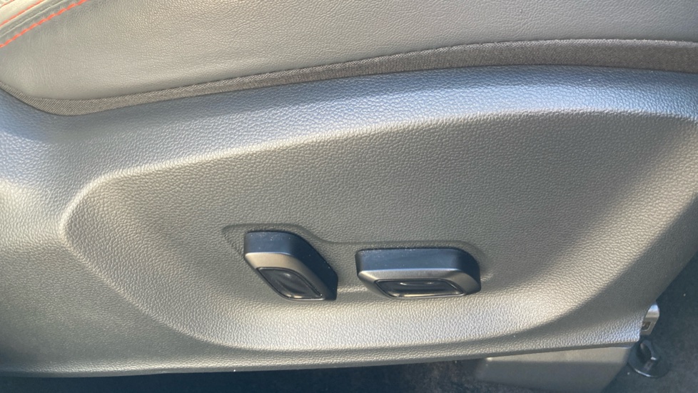 MG ZS 1.0T GDi Exclusive 5dr Petrol Hatchback - Image 31