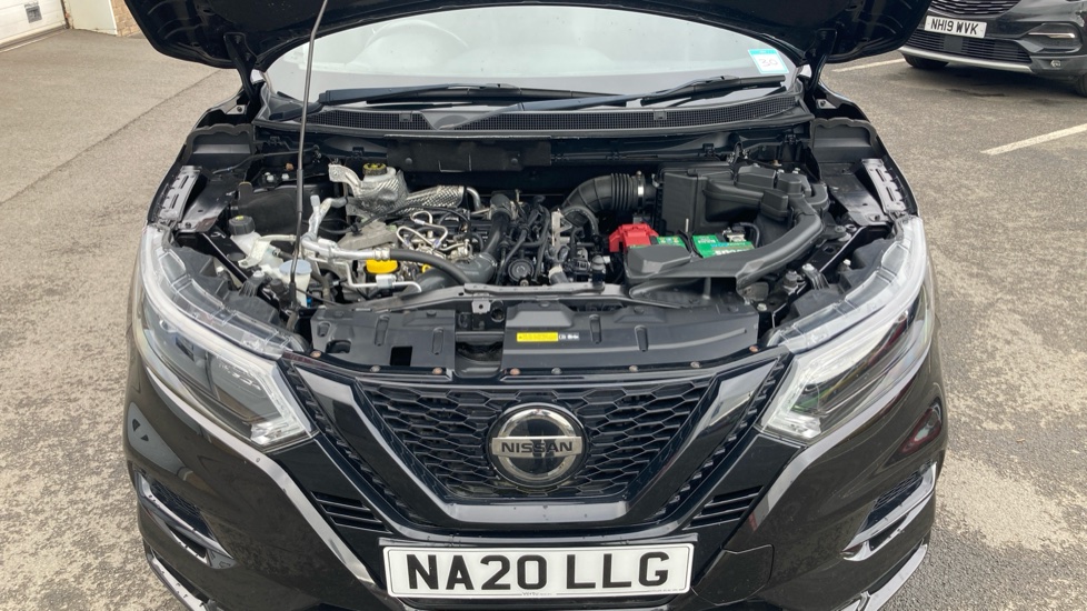 Nissan Qashqai 1.3 DiG-T N-Tec 5dr Petrol Hatchback - Image 8