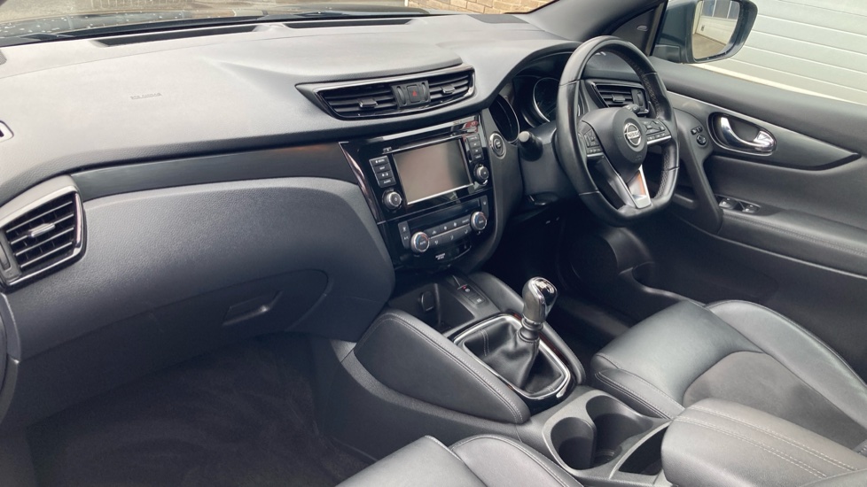 Nissan Qashqai 1.3 DiG-T N-Tec 5dr Petrol Hatchback - Image 9