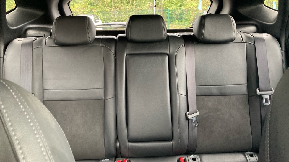 Nissan Qashqai 1.3 DiG-T N-Tec 5dr Petrol Hatchback - Image 15