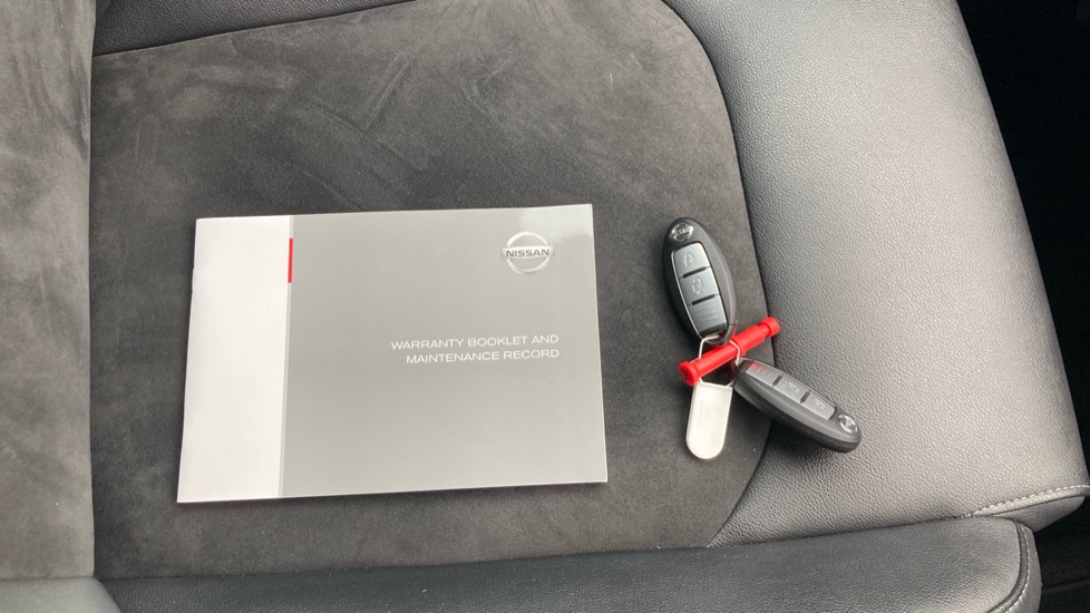 Nissan Qashqai 1.3 DiG-T N-Tec 5dr Petrol Hatchback - Image 19