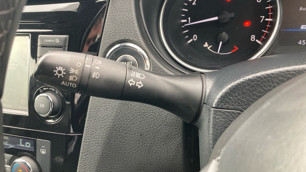 Nissan Qashqai 1.3 DiG-T N-Tec 5dr Petrol Hatchback - Image 29
