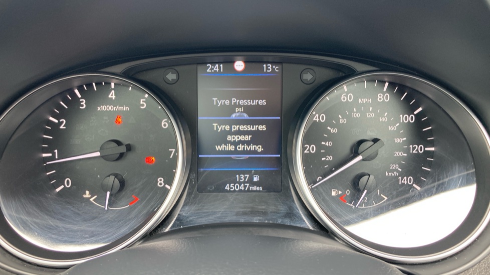 Nissan Qashqai 1.3 DiG-T N-Tec 5dr Petrol Hatchback - Image 39