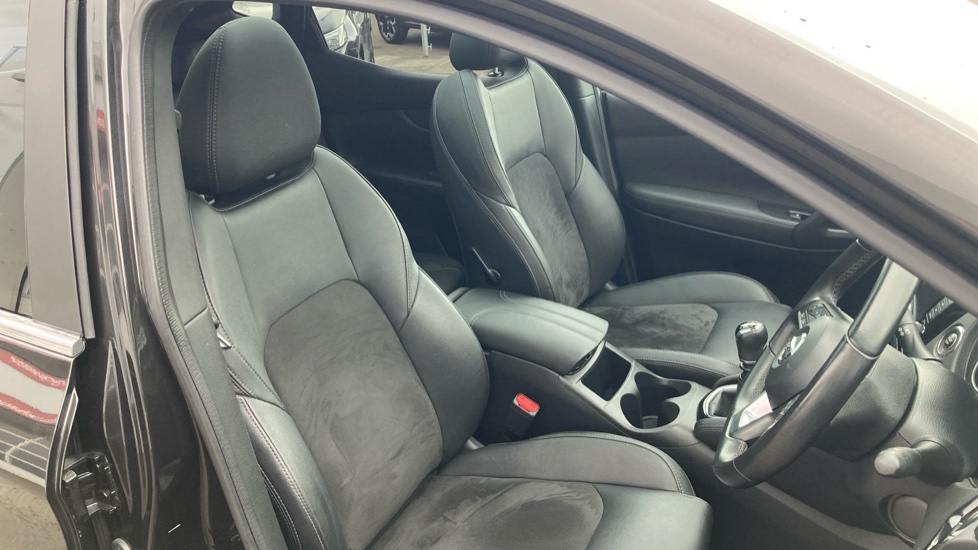 Nissan Qashqai 1.3 DiG-T N-Tec 5dr Petrol Hatchback - Image 42