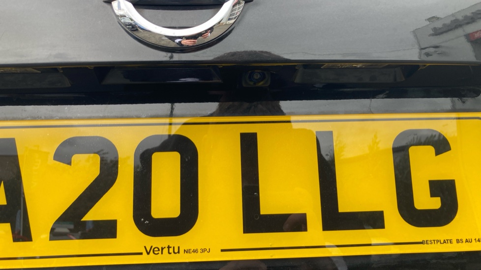 Nissan Qashqai 1.3 DiG-T N-Tec 5dr Petrol Hatchback - Image 46