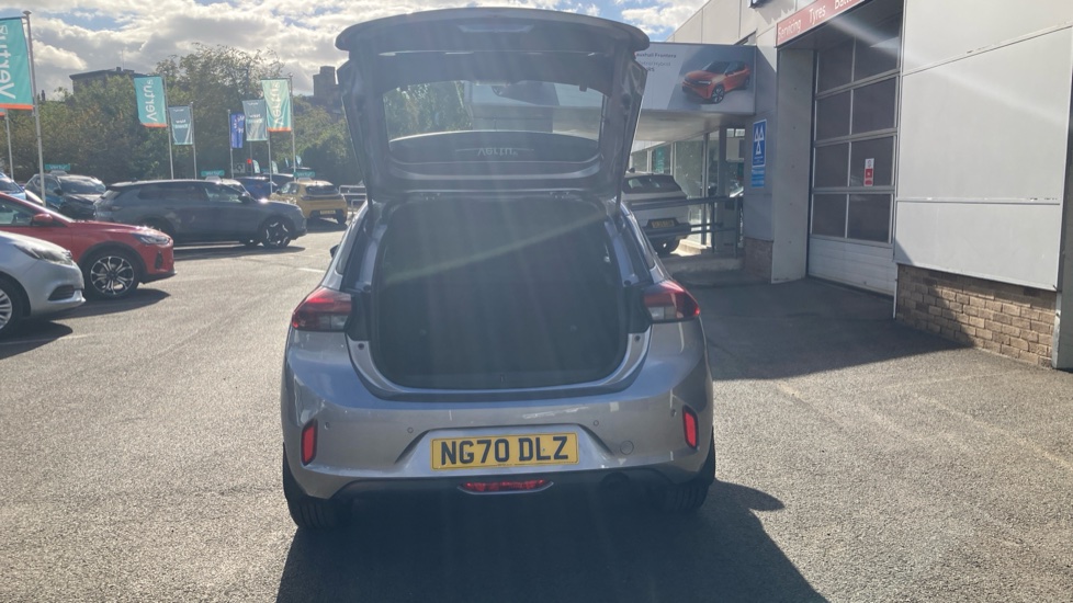 Vauxhall Corsa 1.2 SE Premium 5dr Petrol Hatchback - Image 4