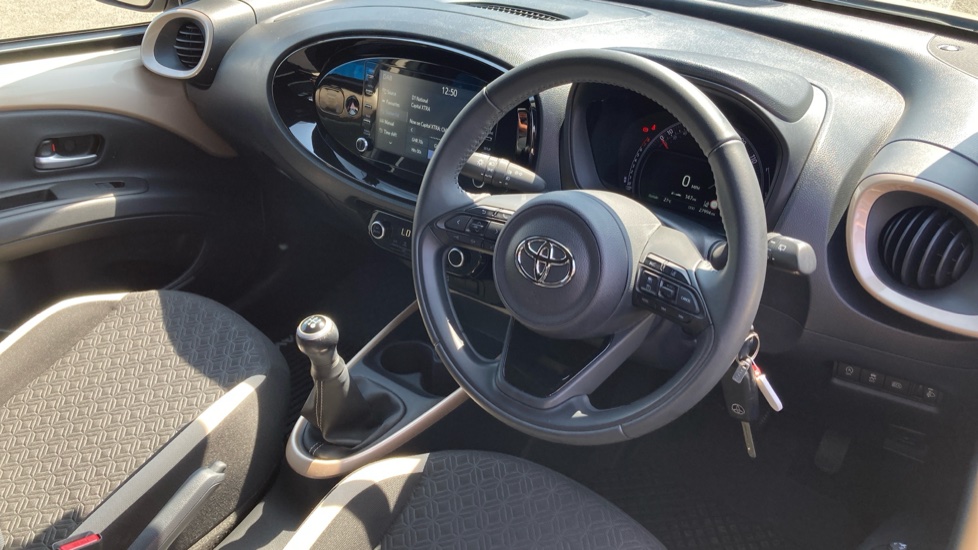 Toyota Aygo X 1.0 VVT-i Edge 5dr Petrol Hatchback - Image 11