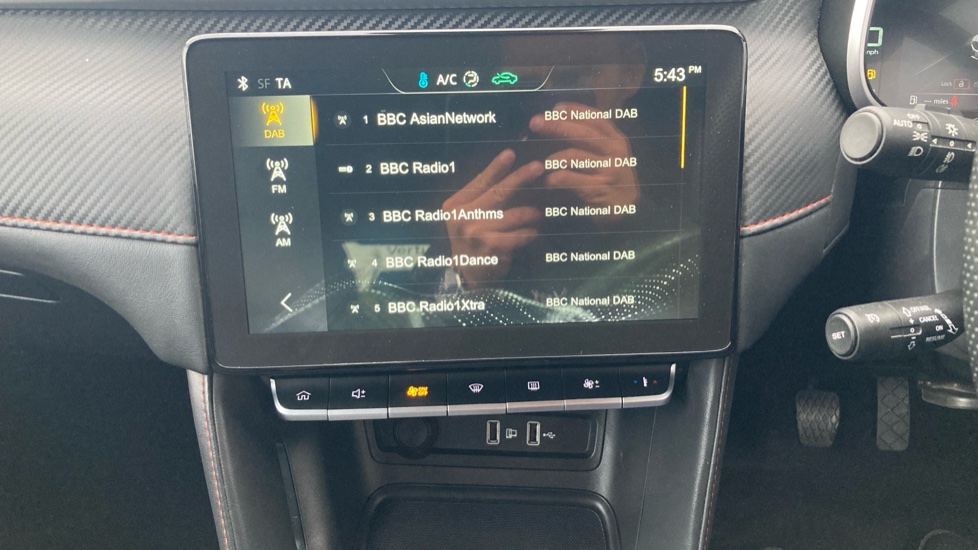 MG ZS 1.5 VTi-TECH Exclusive 5dr Petrol Hatchback - Image 33