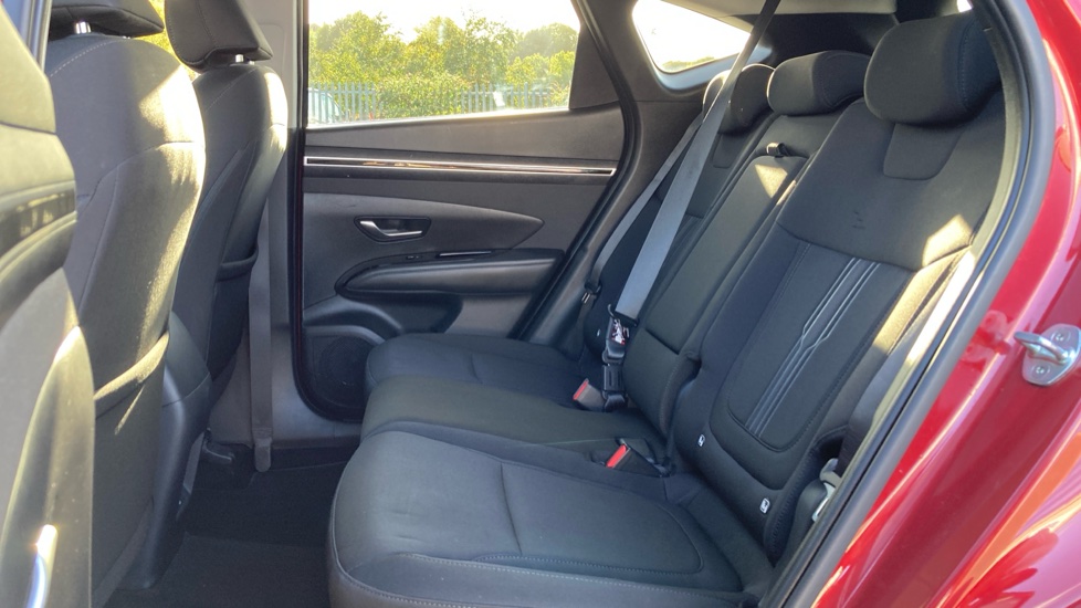 Hyundai TUCSON 1.6 TGDi Premium 5dr 2WD Petrol Estate - Image 16