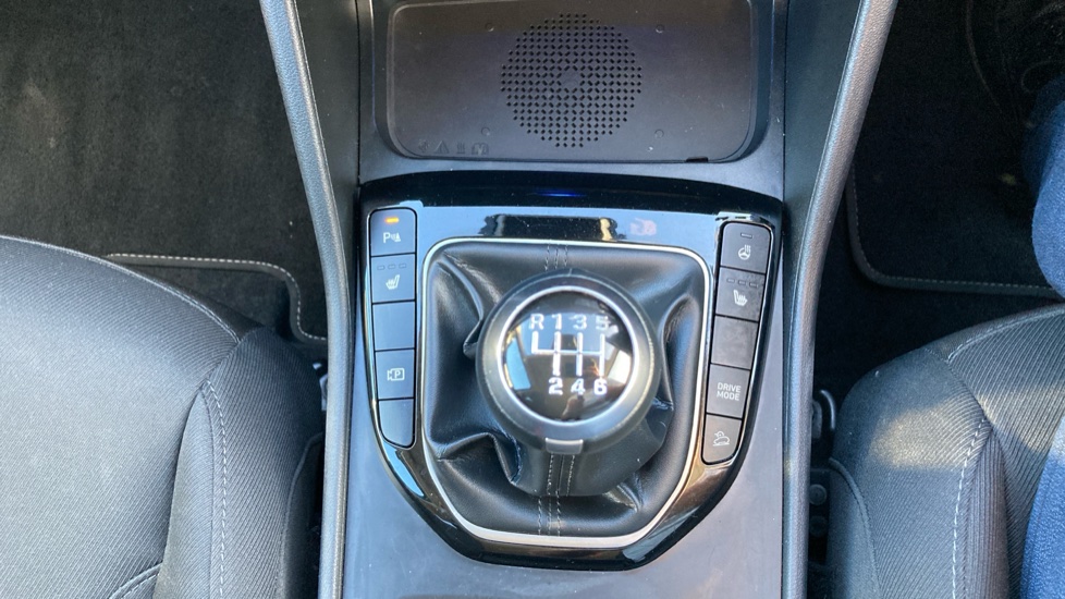Hyundai TUCSON 1.6 TGDi Premium 5dr 2WD Petrol Estate - Image 31