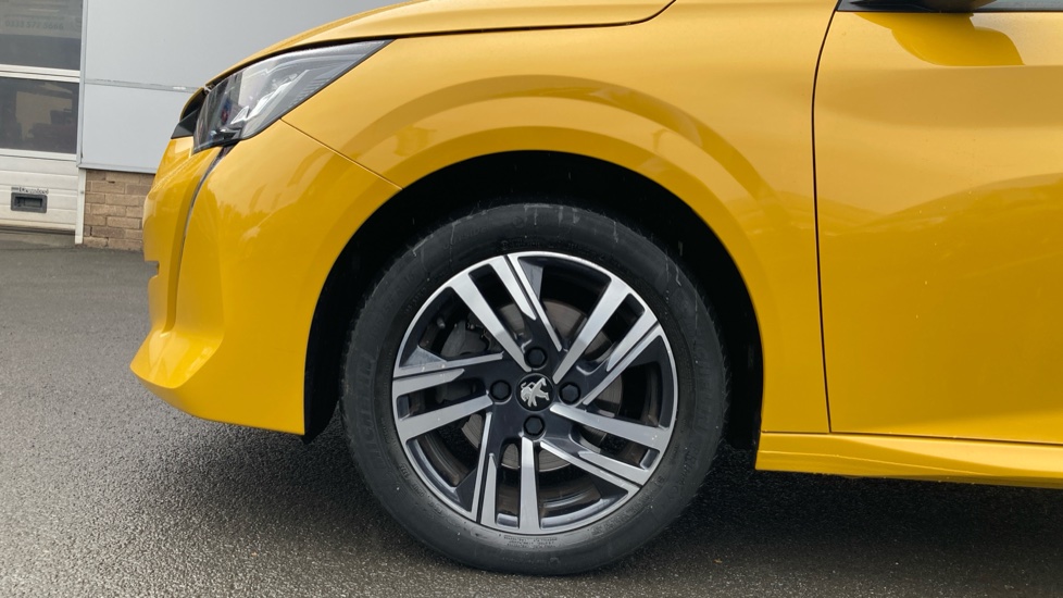 Peugeot 208 1.2 PureTech 130 Allure Premium 5dr EAT8 Petrol Hatchback - Image 7