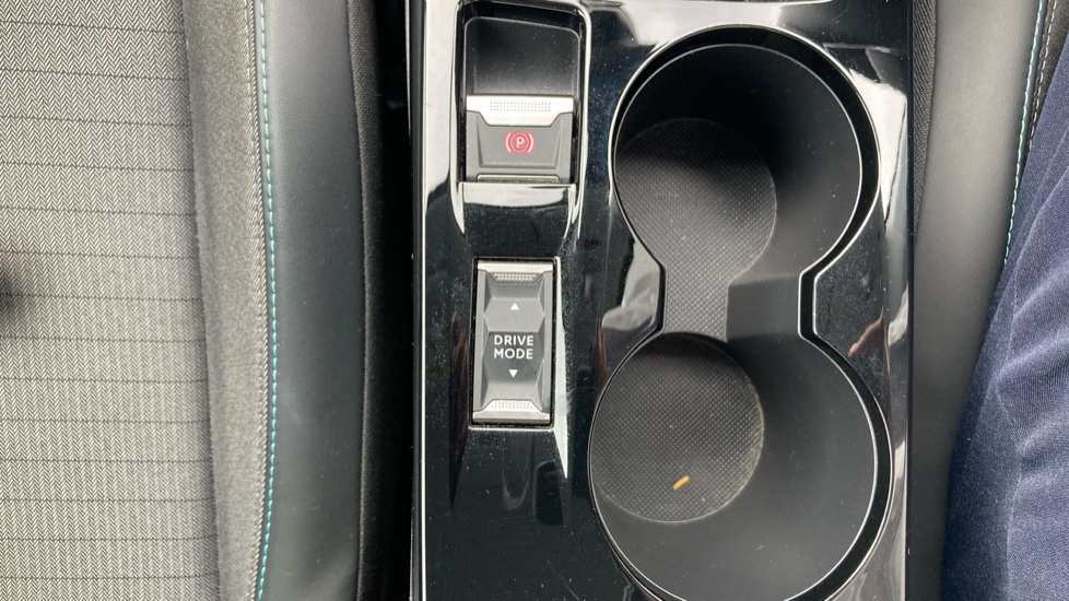 Peugeot 208 1.2 PureTech 130 Allure Premium 5dr EAT8 Petrol Hatchback - Image 26