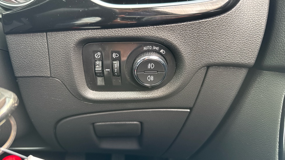 Vauxhall Astra 1.4T 16V 150 Elite Nav 5dr Petrol Hatchback - Image 27
