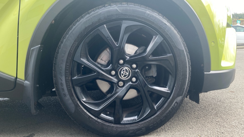 Toyota C-HR 1.8 Hybrid Lime Edition 5dr CVT Hybrid Hatchback - Image 7