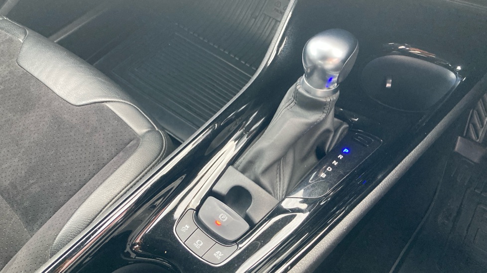 Toyota C-HR 1.8 Hybrid Lime Edition 5dr CVT Hybrid Hatchback - Image 13