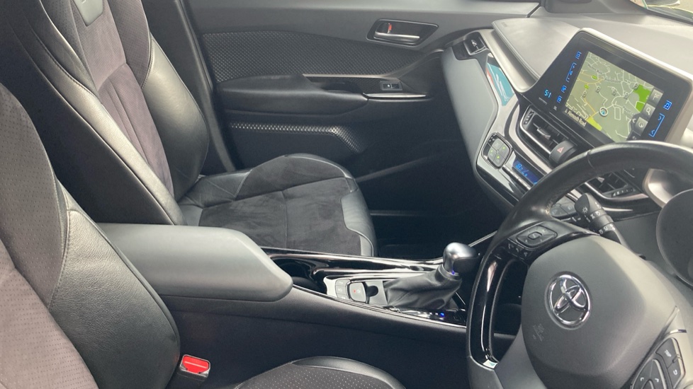 Toyota C-HR 1.8 Hybrid Lime Edition 5dr CVT Hybrid Hatchback - Image 14