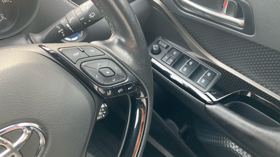 Toyota C-HR 1.8 Hybrid Lime Edition 5dr CVT Hybrid Hatchback - Image 30