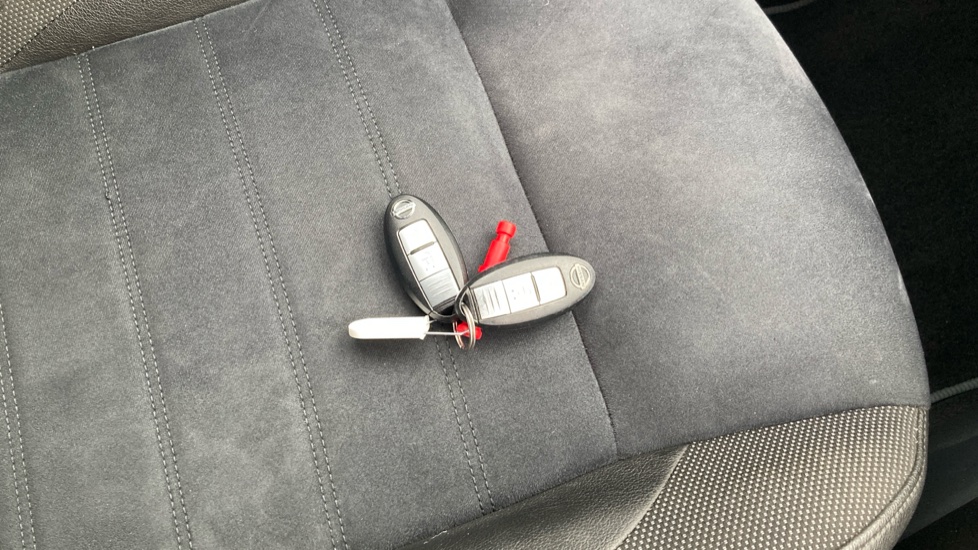 Nissan Juke 1.6 N-Connecta 5dr Xtronic Petrol Hatchback - Image 20