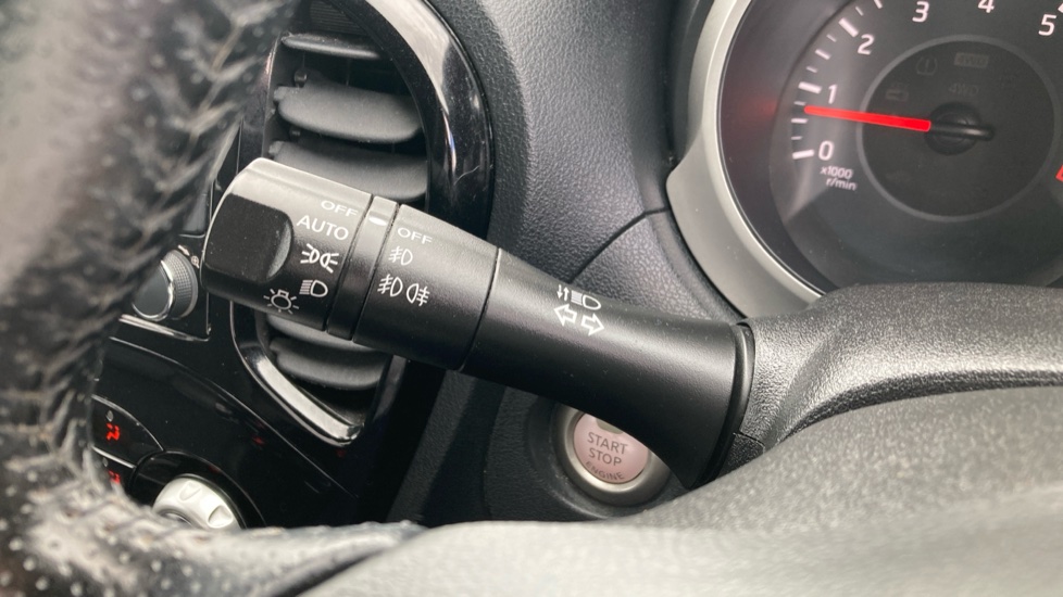 Nissan Juke 1.6 N-Connecta 5dr Xtronic Petrol Hatchback - Image 22