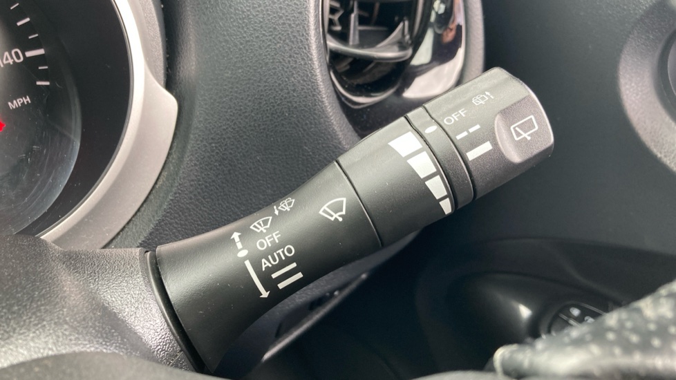 Nissan Juke 1.6 N-Connecta 5dr Xtronic Petrol Hatchback - Image 23