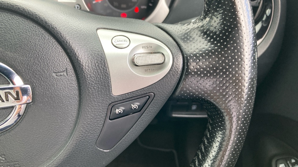 Nissan Juke 1.6 N-Connecta 5dr Xtronic Petrol Hatchback - Image 24