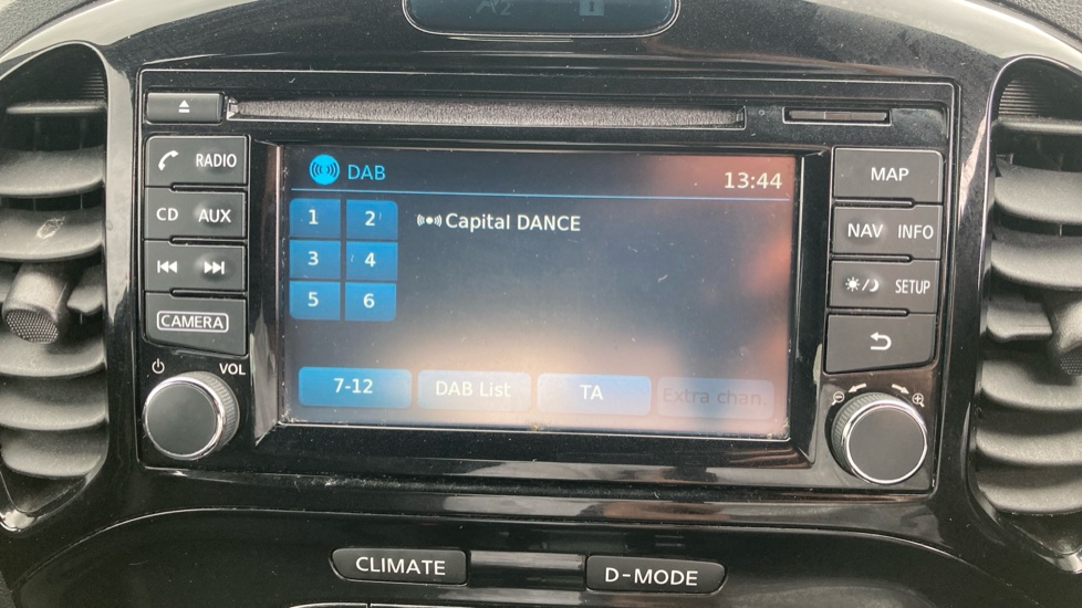 Nissan Juke 1.6 N-Connecta 5dr Xtronic Petrol Hatchback - Image 27