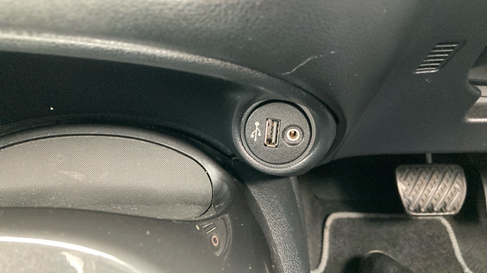 Nissan Juke 1.6 N-Connecta 5dr Xtronic Petrol Hatchback - Image 31