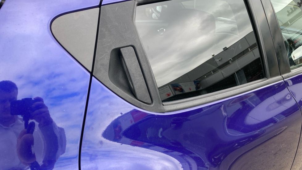 Nissan Juke 1.6 N-Connecta 5dr Xtronic Petrol Hatchback - Image 34