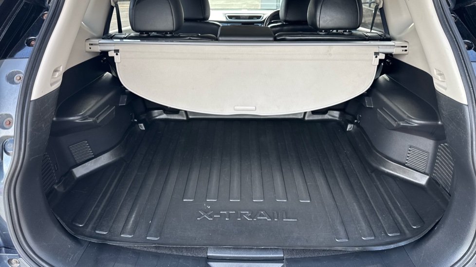 Nissan X-Trail 1.6 dCi Tekna 5dr 4WD Diesel Station Wagon - Image 4