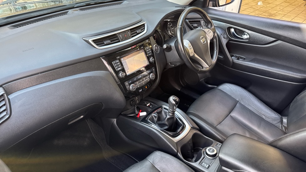 Nissan X-Trail 1.6 dCi Tekna 5dr 4WD Diesel Station Wagon - Image 9