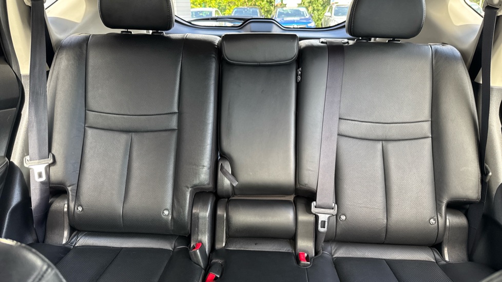 Nissan X-Trail 1.6 dCi Tekna 5dr 4WD Diesel Station Wagon - Image 15