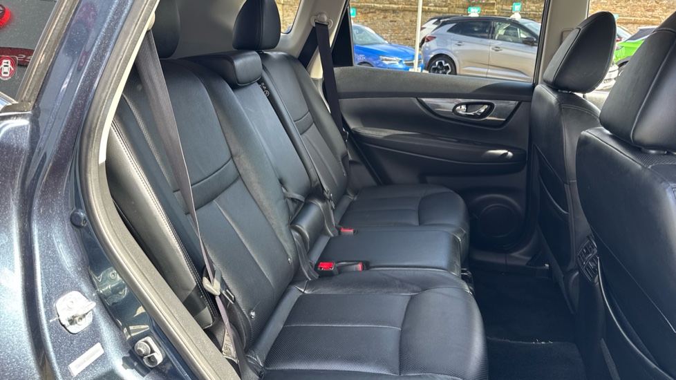 Nissan X-Trail 1.6 dCi Tekna 5dr 4WD Diesel Station Wagon - Image 16