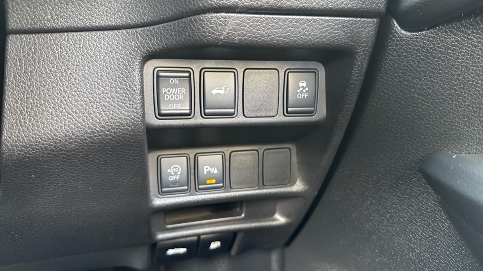 Nissan X-Trail 1.6 dCi Tekna 5dr 4WD Diesel Station Wagon - Image 25
