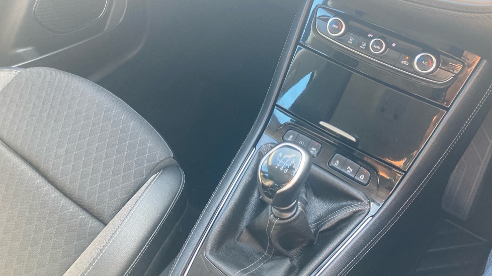 Vauxhall Grandland X 1.2 Turbo Sport Nav 5dr Petrol Hatchback - Image 13