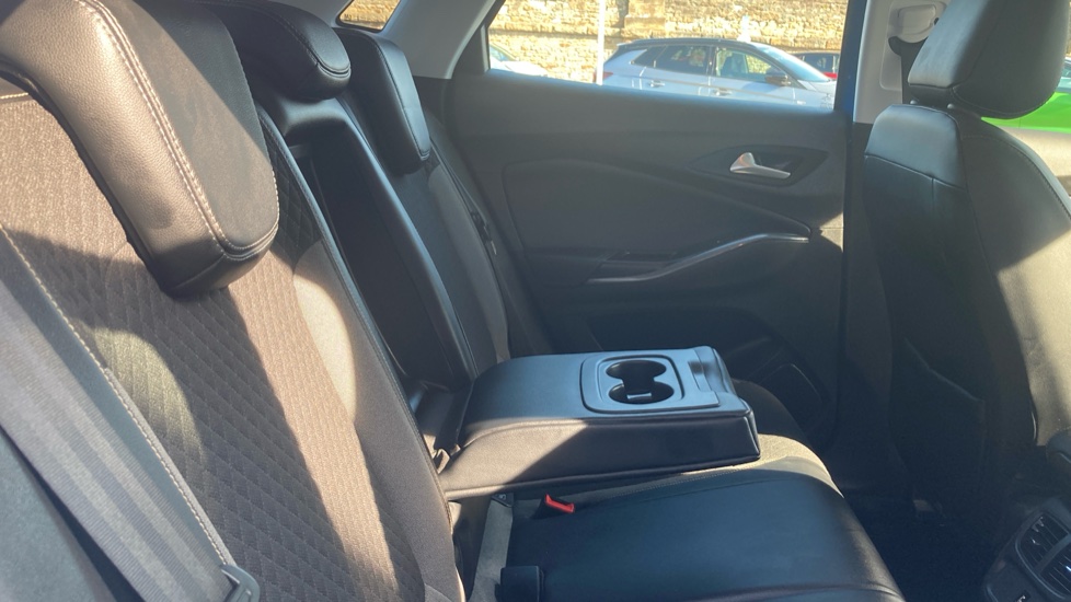 Vauxhall Grandland X 1.2 Turbo Sport Nav 5dr Petrol Hatchback - Image 25