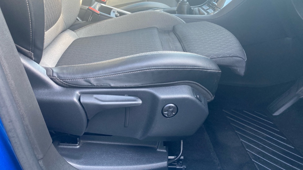 Vauxhall Grandland X 1.2 Turbo Sport Nav 5dr Petrol Hatchback - Image 26