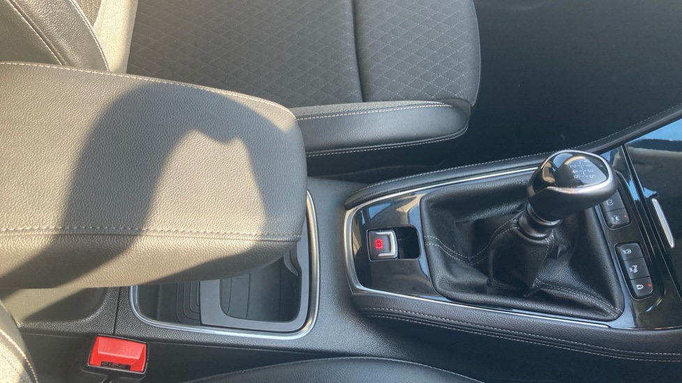 Vauxhall Grandland X 1.2 Turbo Sport Nav 5dr Petrol Hatchback - Image 33