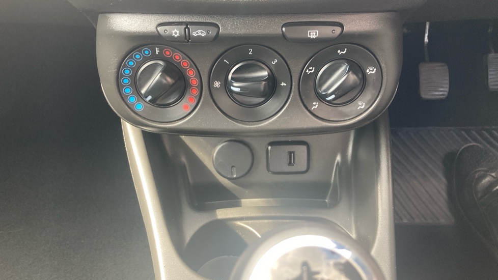 Vauxhall Corsa 1.4 Energy 5dr [AC] Petrol Hatchback - Image 29