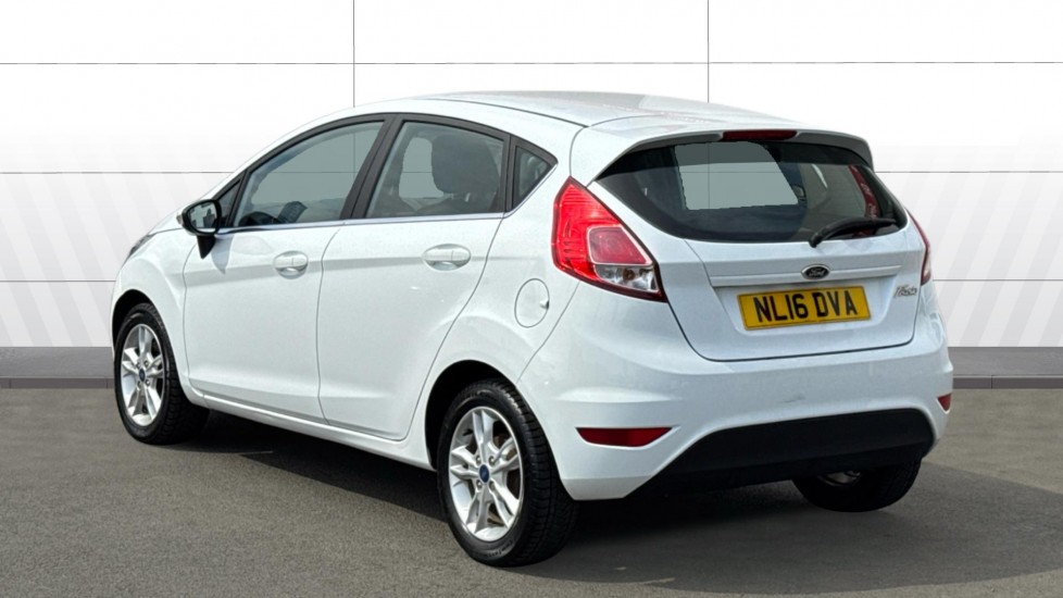 Ford Fiesta 1.25 82 Zetec 5dr Petrol Hatchback - Image 2
