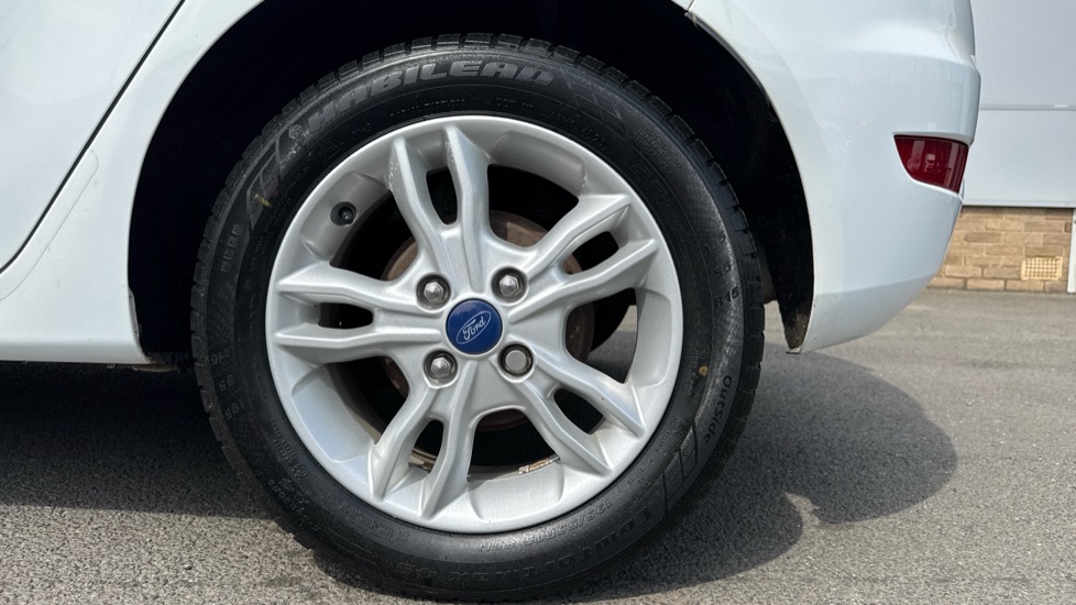 Ford Fiesta 1.25 82 Zetec 5dr Petrol Hatchback - Image 7