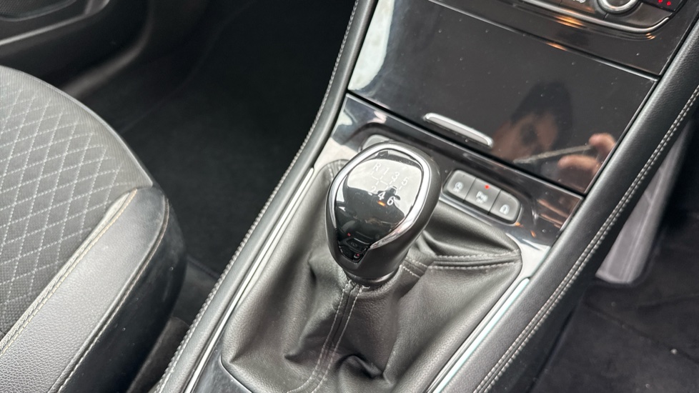 Vauxhall Grandland X 1.2 Turbo Sport Nav 5dr Petrol Hatchback - Image 13