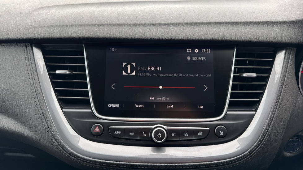 Vauxhall Grandland X 1.2 Turbo Sport Nav 5dr Petrol Hatchback - Image 21