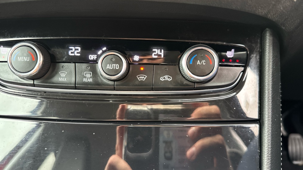 Vauxhall Grandland X 1.2 Turbo Sport Nav 5dr Petrol Hatchback - Image 25