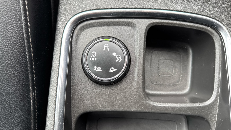 Vauxhall Grandland X 1.2 Turbo Sport Nav 5dr Petrol Hatchback - Image 30
