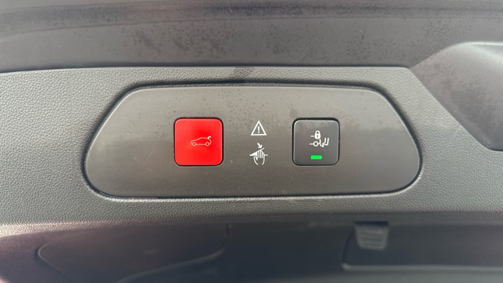 Vauxhall Grandland X 1.2 Turbo Sport Nav 5dr Petrol Hatchback - Image 36