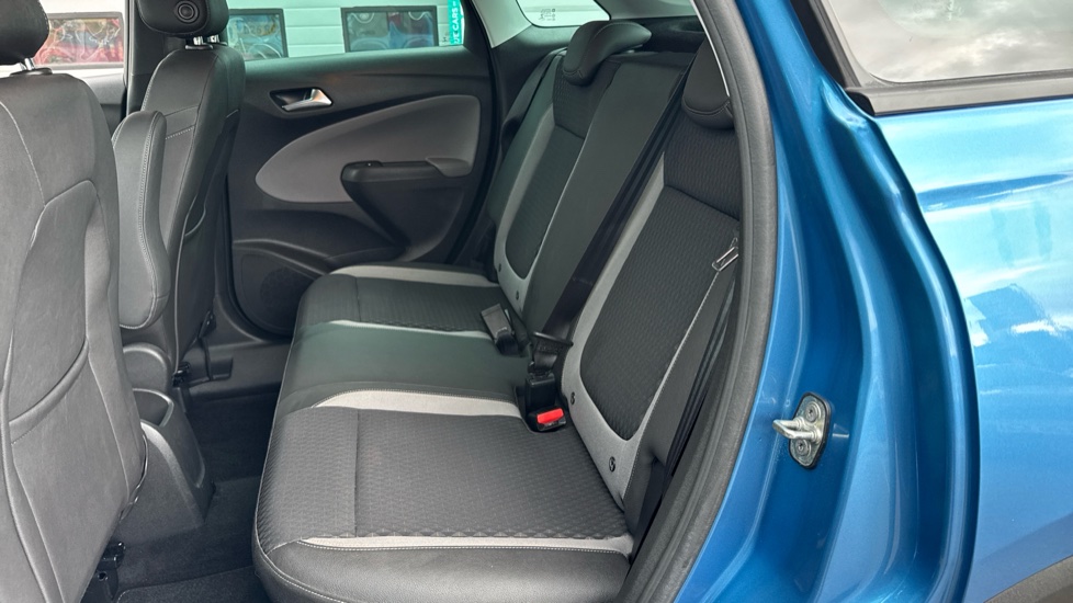 Vauxhall Crossland X 1.2T [130] Elite 5dr [Start Stop] Petrol Hatchback - Image 16