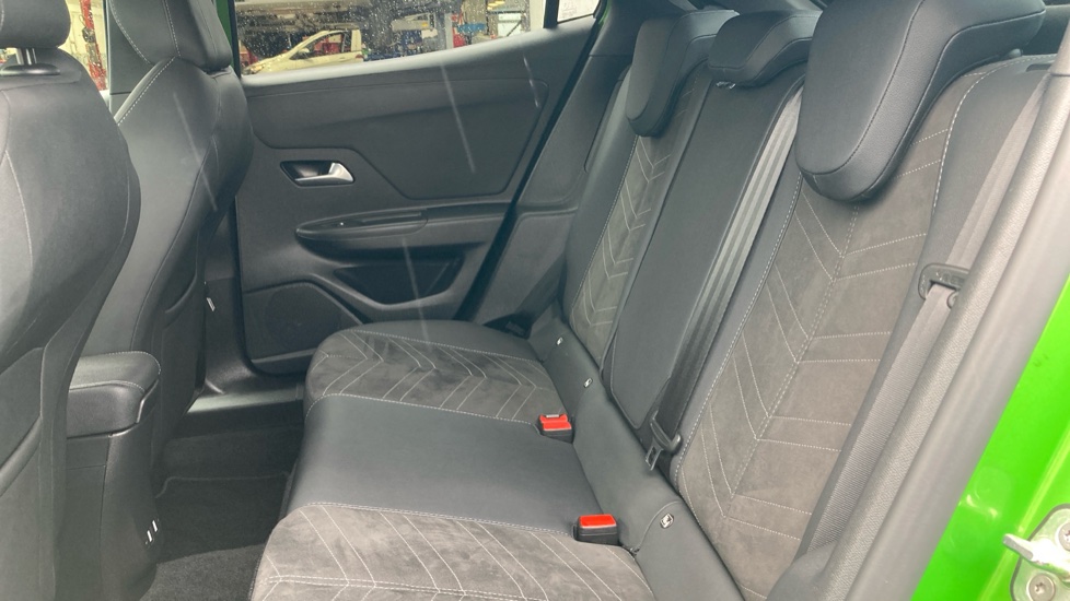Vauxhall Mokka 100kW Ultimate 50kWh 5dr Auto Electric Hatchback - Image 16