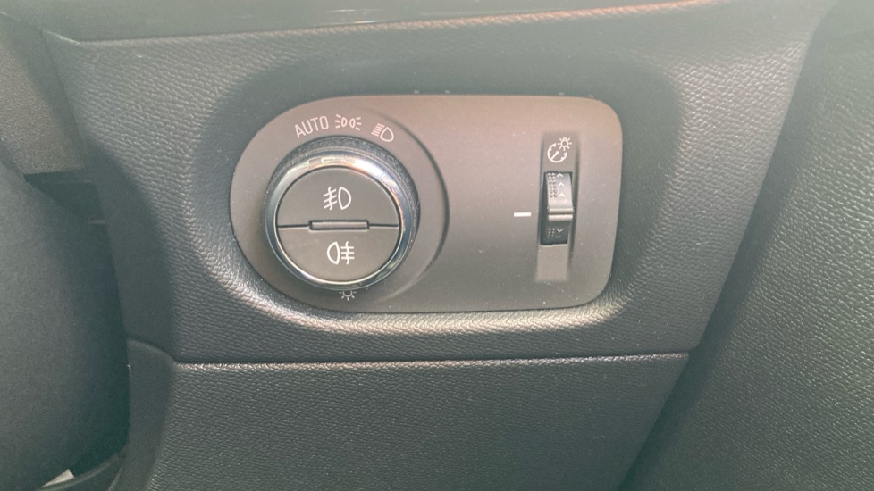 Vauxhall Mokka 100kW Ultimate 50kWh 5dr Auto Electric Hatchback - Image 24