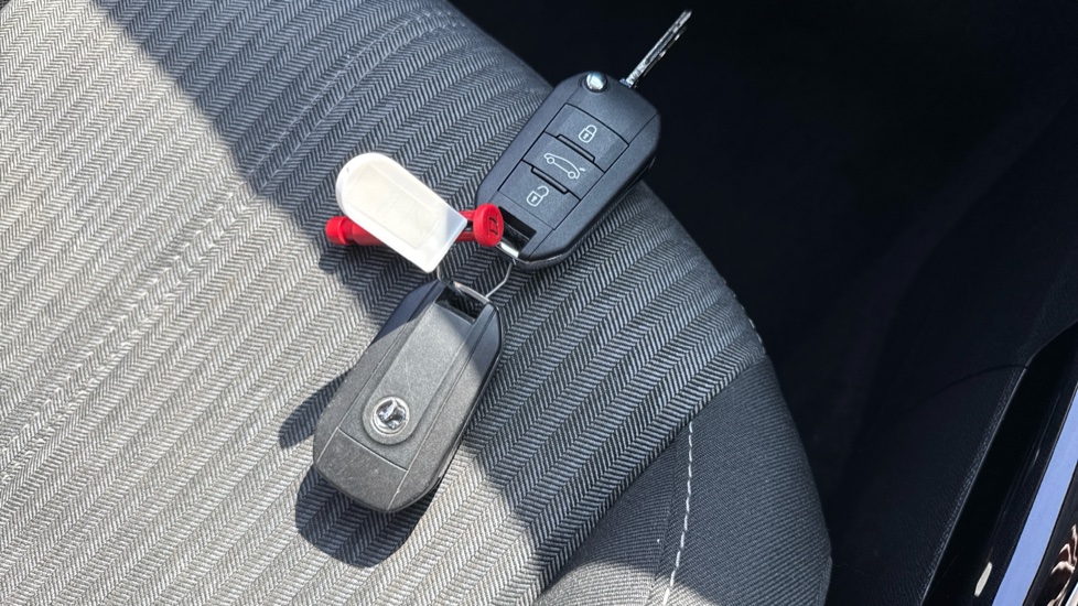 Vauxhall Corsa 1.2 Design 5dr Petrol Hatchback - Image 20